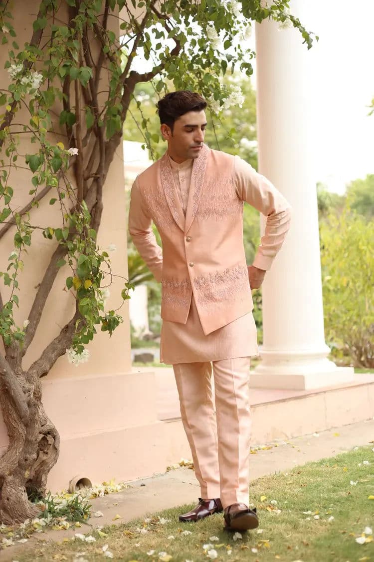 Kurta with sleeveless jacket