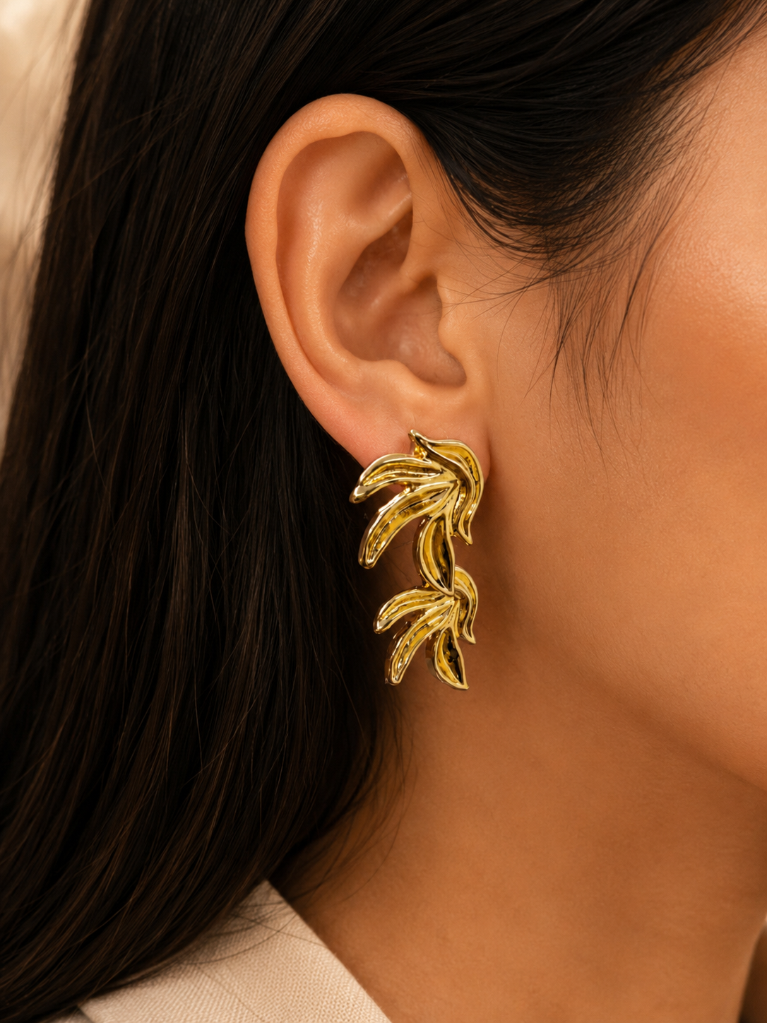Women’s Gold-Toned Leaf Design Statement Drop Earrings