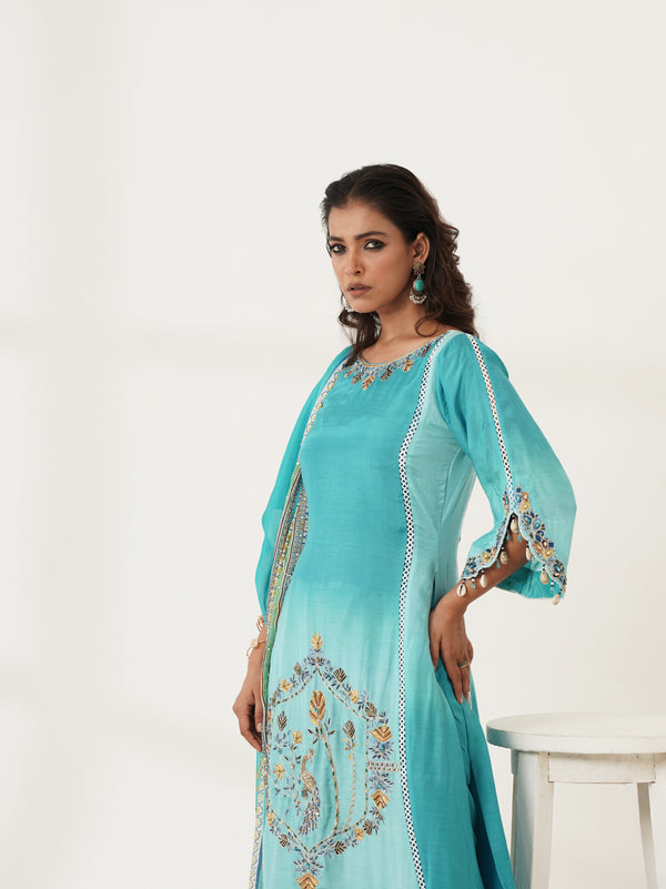 Aqua Bloom kurta set showing neckline and lace detail