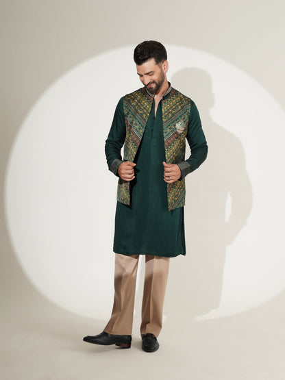 Deep green kurta and printed Bundi set, front view